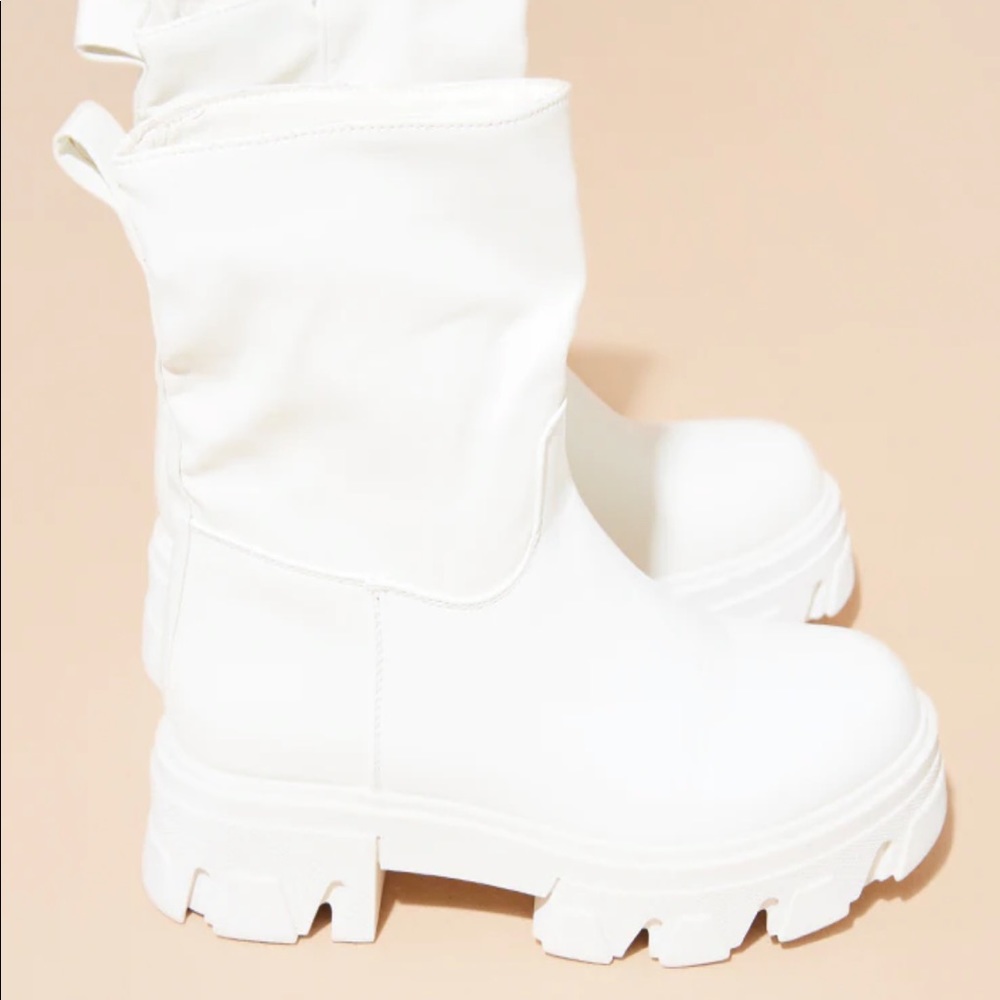 White PU Round Toe Chunky Cleated Sole Boots